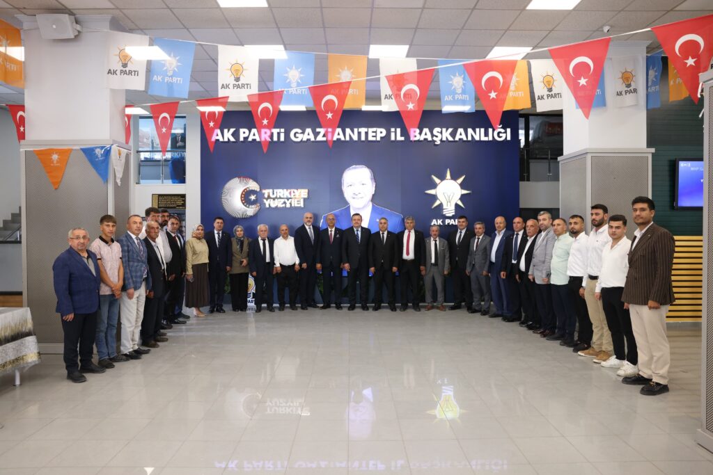 Gaziantep’te Yeniden Refah Partisi’nden AK Parti’ye 25 Kişilik Toplu Katılım