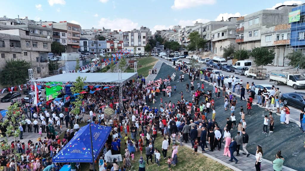 Gaziantep Büyükşehir Vatan Mahallesi’nin çehresini değiştirecek yeni parkı açtı