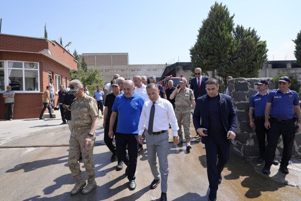 Gaziantep OSB’de Fabrikada Yangın! Ekipler 8 Saat Müdahale Etti