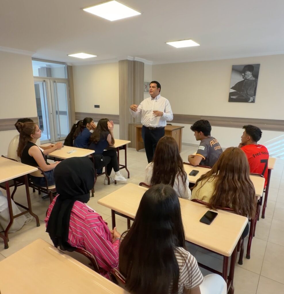 Şehitkamil Belediyesi’nden Öğrencilere Çok Yönlü Eğitim Desteği