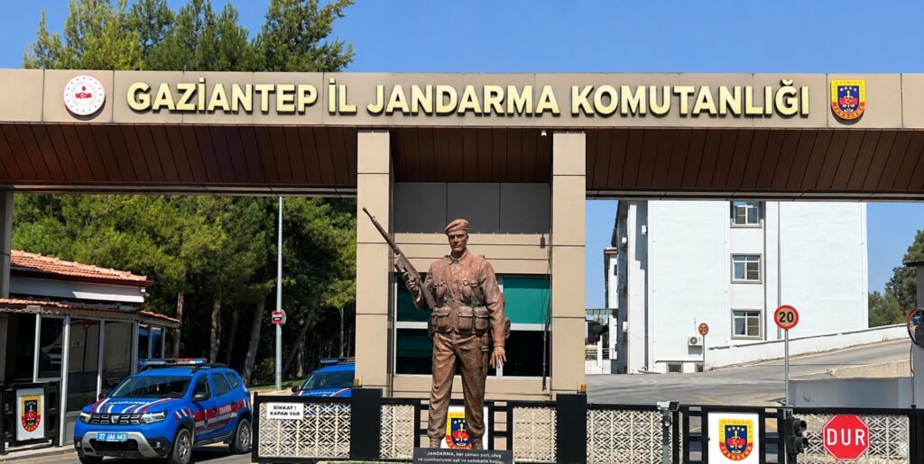 Gaziantep’te Bin 200 Aranan Şahsı Yakaladı